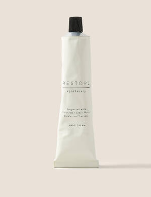 marksandspencer apothecary T224965S krem na ruce apothecary restore s vuni pelargonie a cedroveho dreva a eukalyptu a levandule 199Kc_2.jpg